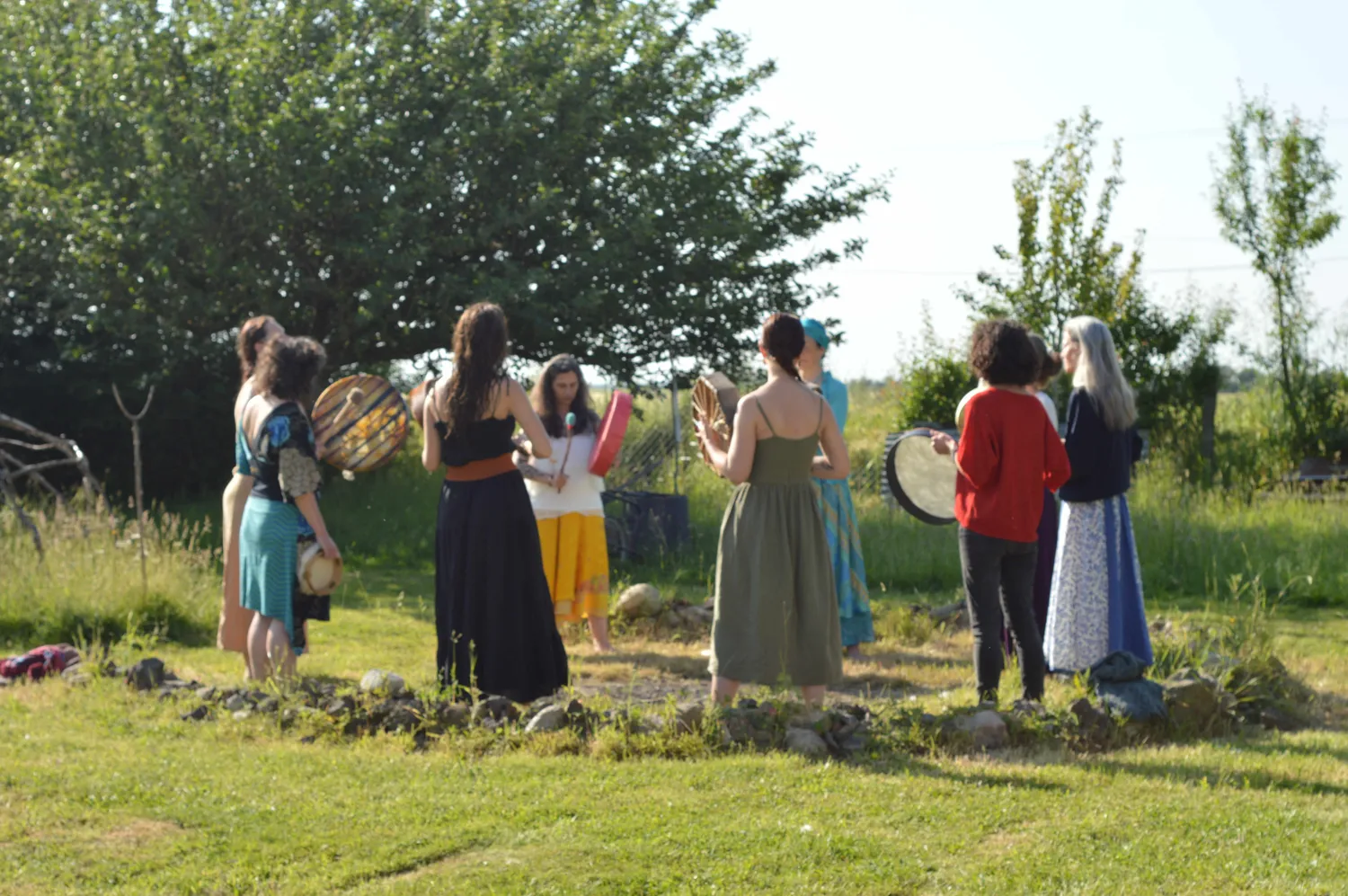 Groupe jouant du tambour